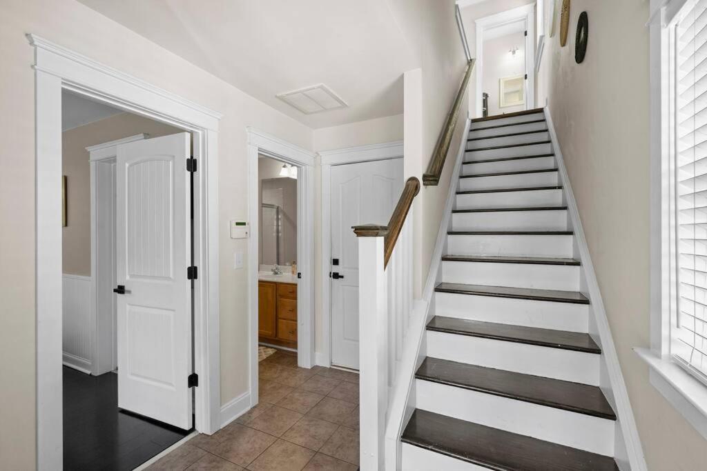 3br/3.5bath Uptown Aloft House. Holiday home *