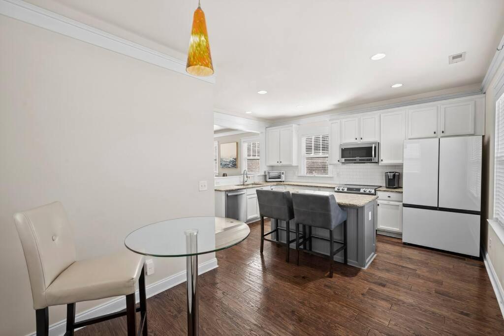 3br/3.5bath Uptown Aloft House.