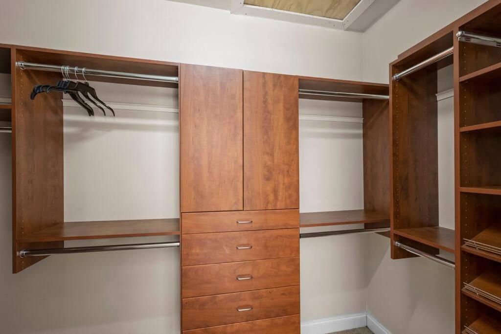 3br/3.5bath Uptown Aloft House. Holiday home *