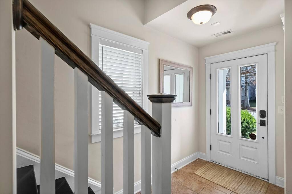 3br/3.5bath Uptown Aloft House.