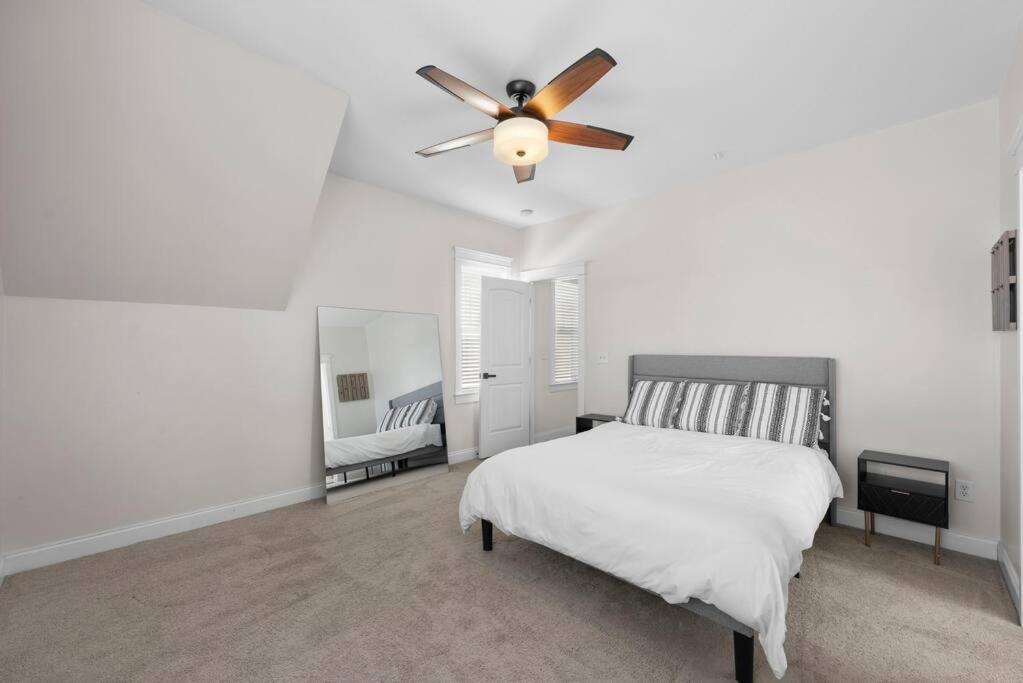 3br/3.5bath Uptown Aloft House. Casa de férias