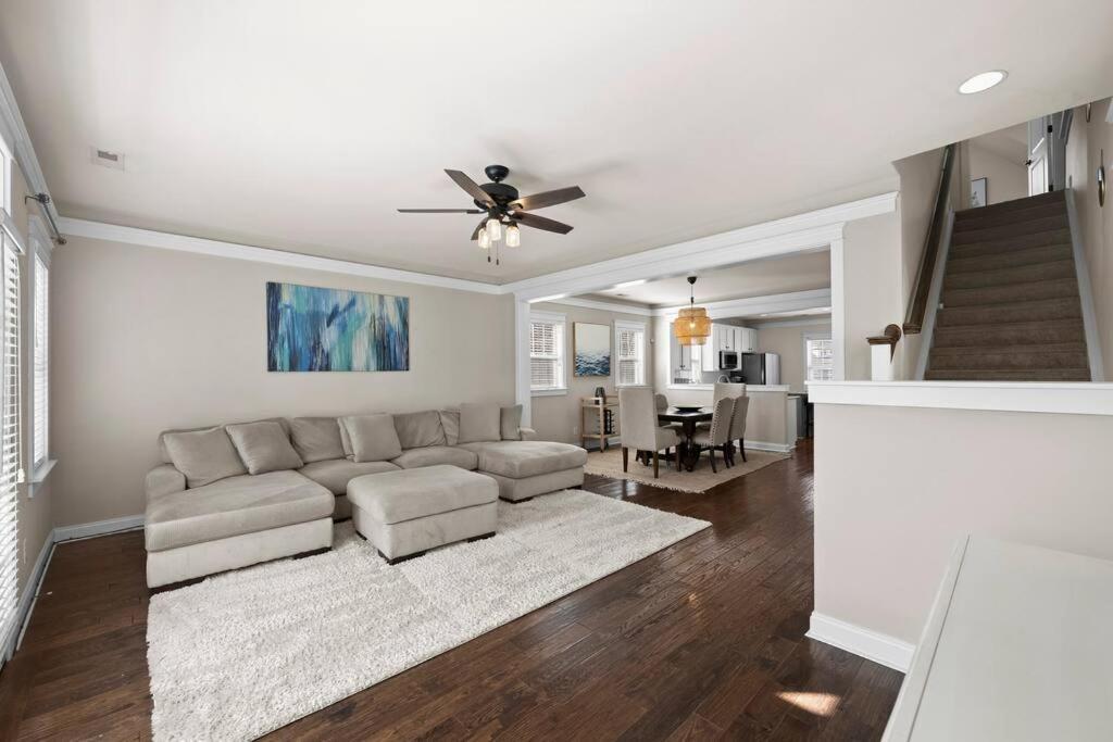 Holiday home 3br/3.5bath Uptown Aloft House. *