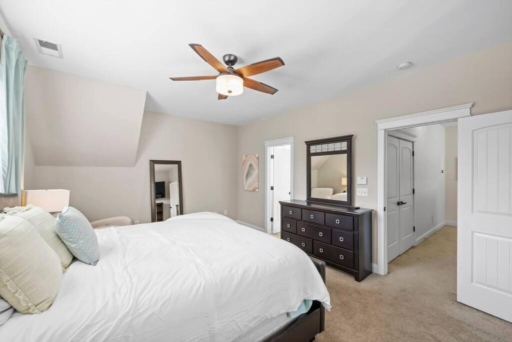 3br/3.5bath Uptown Aloft House. Holiday home