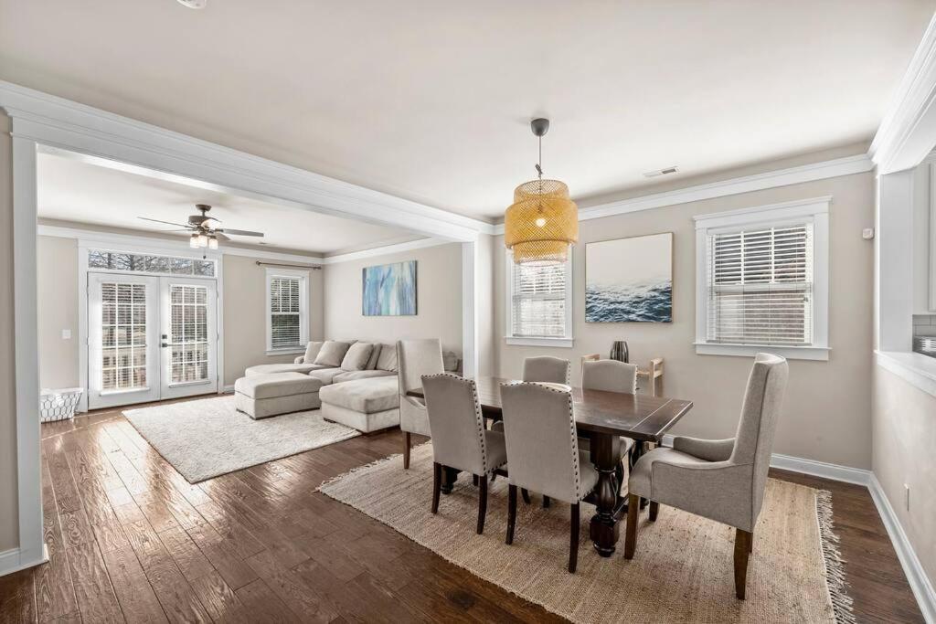 3br/3.5bath Uptown Aloft House. Holiday home *