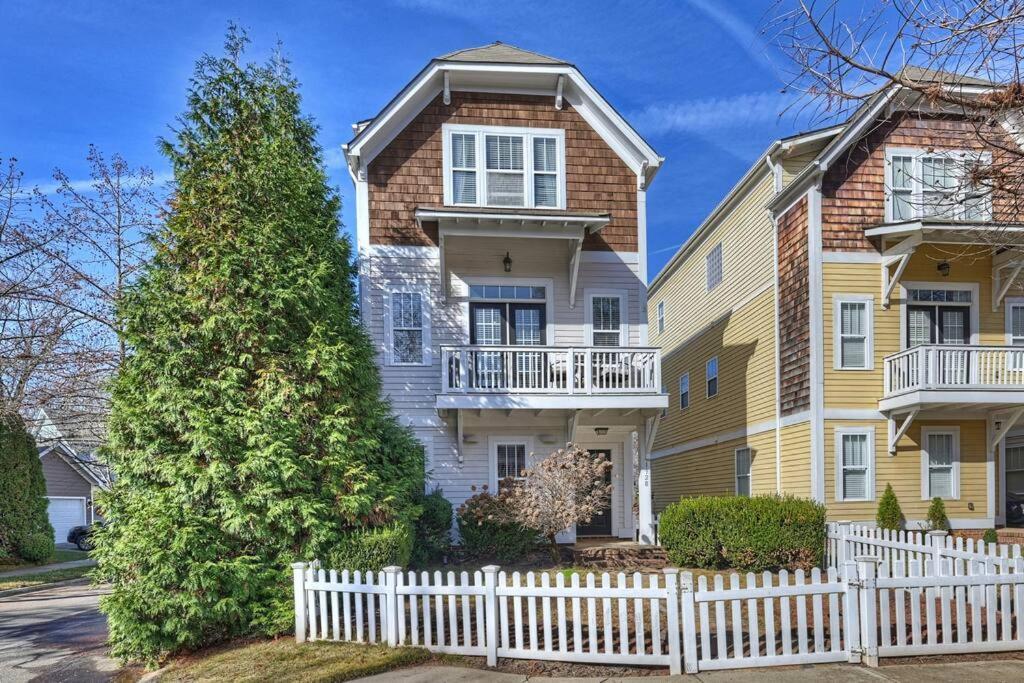3br/3.5bath Uptown Aloft House. Holiday home *
